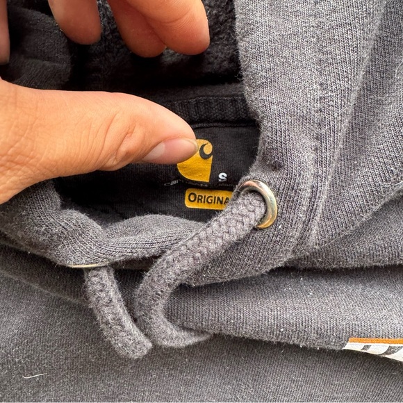 Vintage Carhartt Graphic Hoodie - Picture 4 of 5
